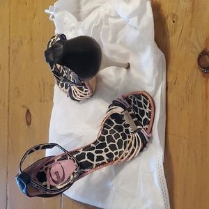 Vintage Just cavalli size 38 strapy pink black and white pump